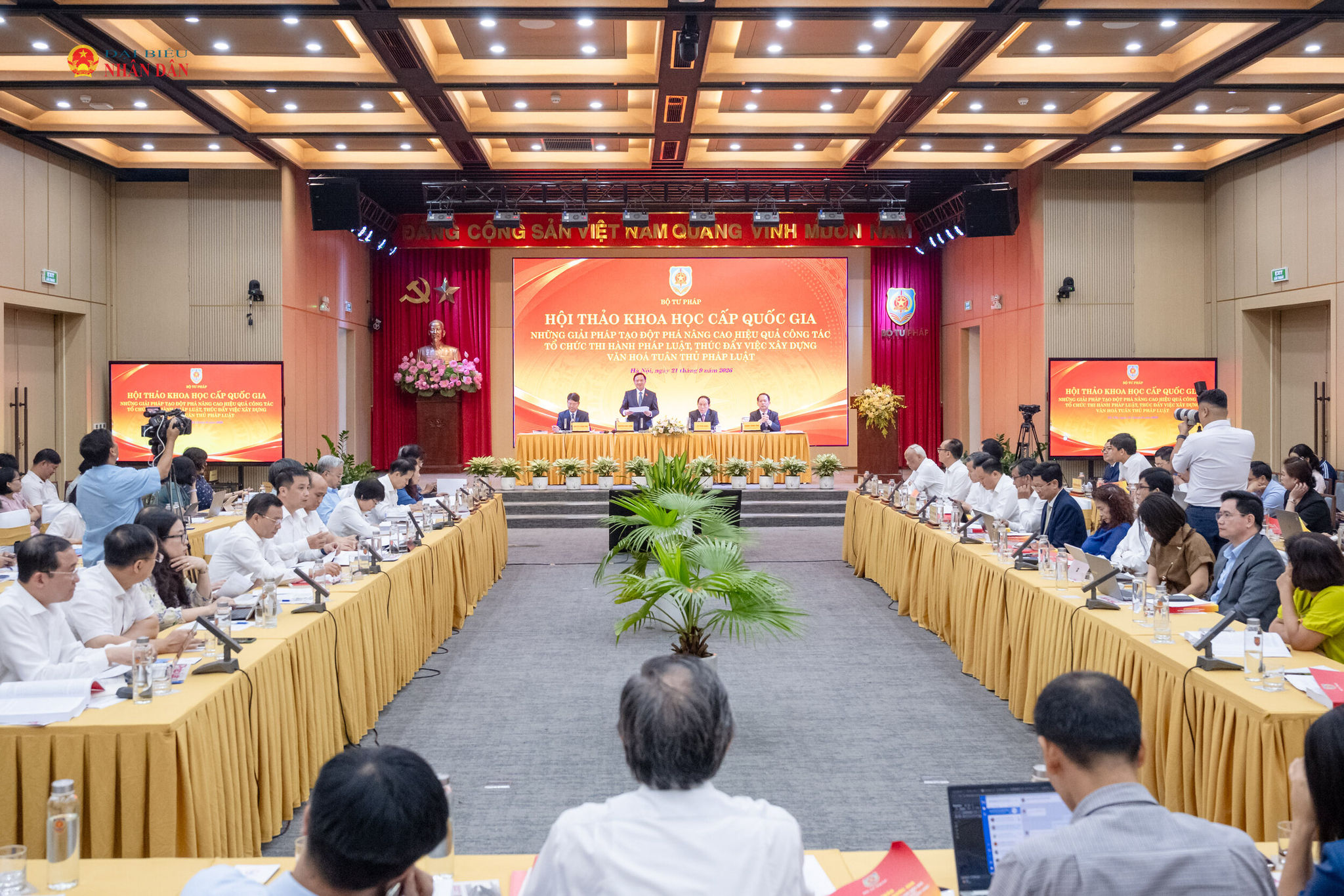 Quang cảnh hội thảo