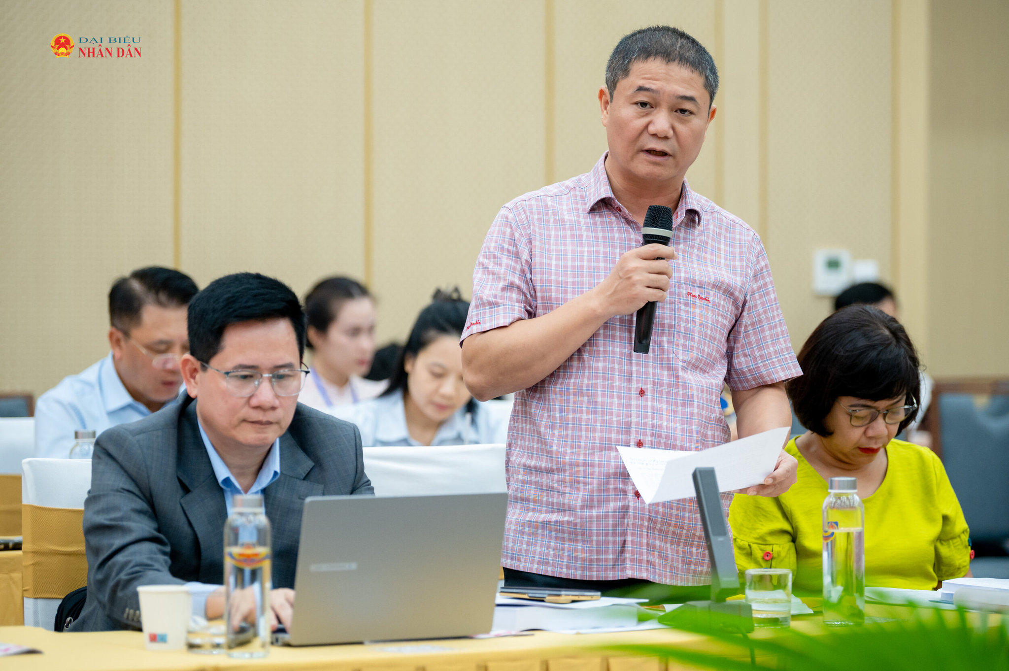 Phó Cục trưởng Cục pháp chế và cải cách hành chính, tư pháp Bộ Công an Ngô Đức Thắng trình bày tham luận