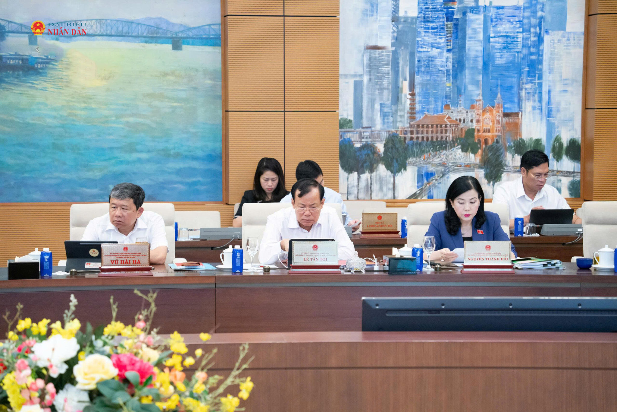 Các đại biểu dự phiên họp