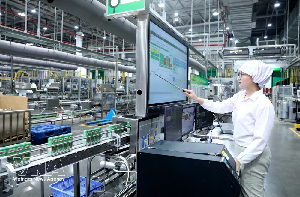 Nestlé Vietnam is a 100% foreign-owned enterprise (Switzerland) that has continuously increased its investment capital and expanded operations in Hung Yen since 2017. (Photo: VNA) vnanet_potal-hung-yen-mo-khong-gian-don-dong-von-fdi-the-he-moi-8993297.jpg