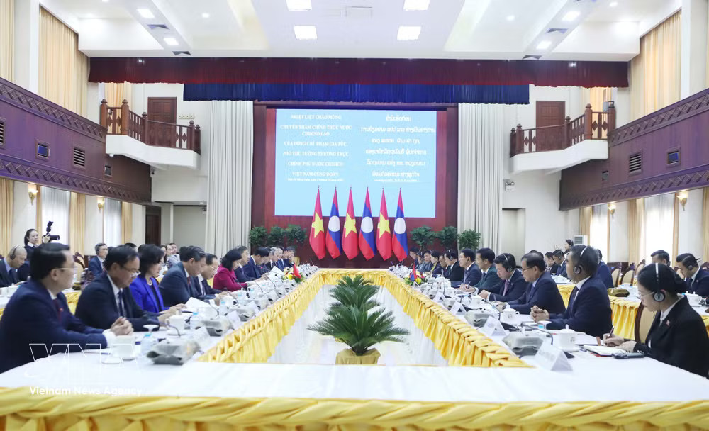 The talks between Standing Deputy Prime Minister Pham Gia Tuc and his Lao counterpart Saleumxay Kommasith in Vientiane on September 21, 2026. (Photo: VNA) vnanet-pham-gia-tuc-talks-laos.jpg