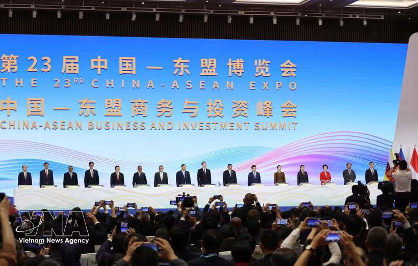 Heads of delegations from the 11 ASEAN countries and China participate in the launch of the 23rd China–ASEAN Expo on September 17, 2026. (Photo: VNA)