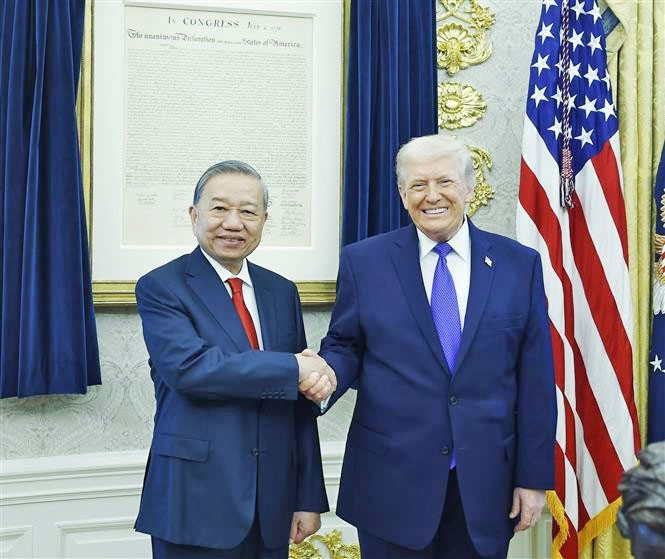 Tổng Bí thư Tô Lâm gặp Tổng thống Hoa Kỳ Donald Trump tại Nhà Trắng nhân dịp tham dự Cuộc họp Khai mạc Hội đồng Hòa bình về Gaza tại thủ đô Washington, D.C (Hoa Kỳ), sáng 20/2/2026