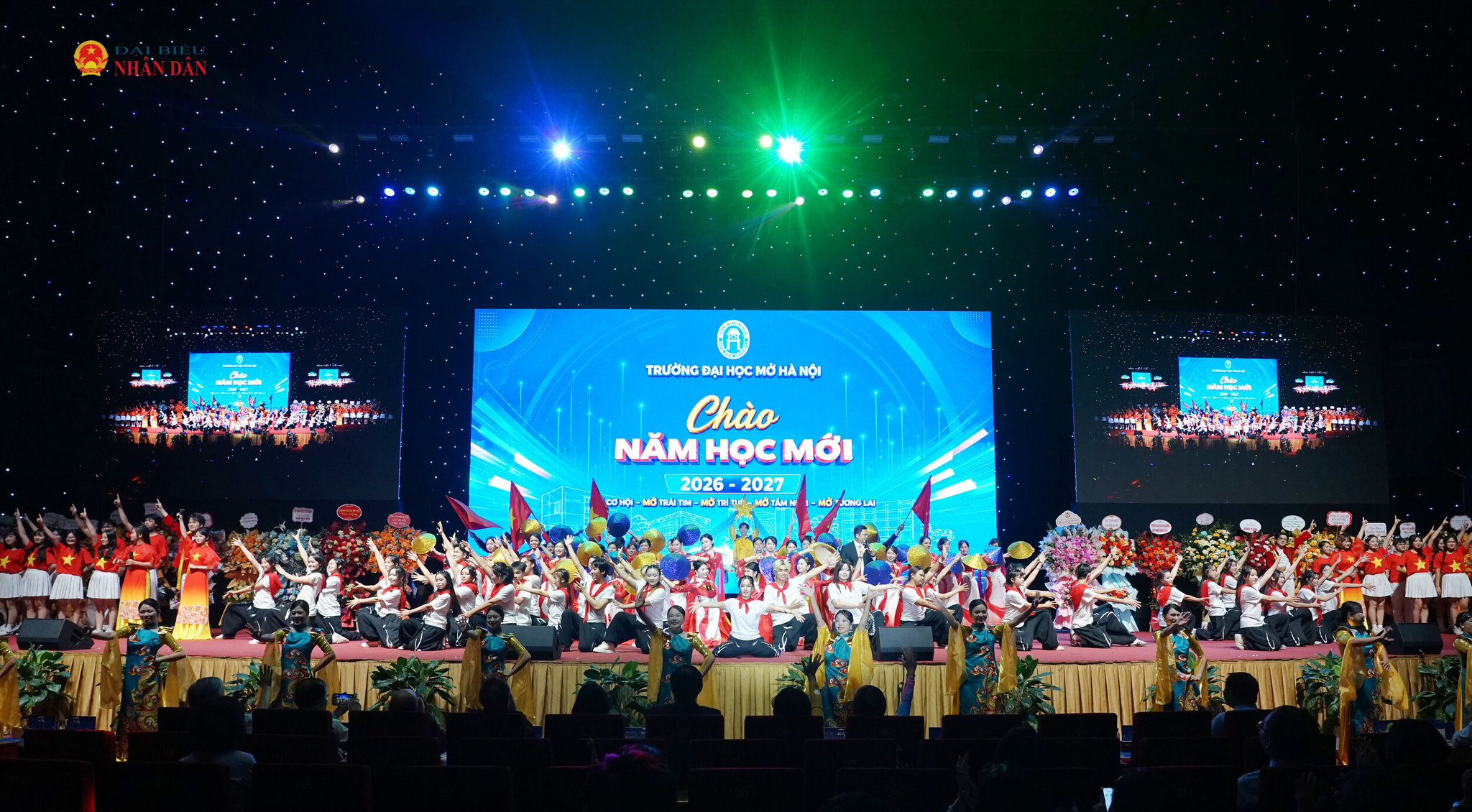 Tiết mục văn nghệ chào mừng (1)