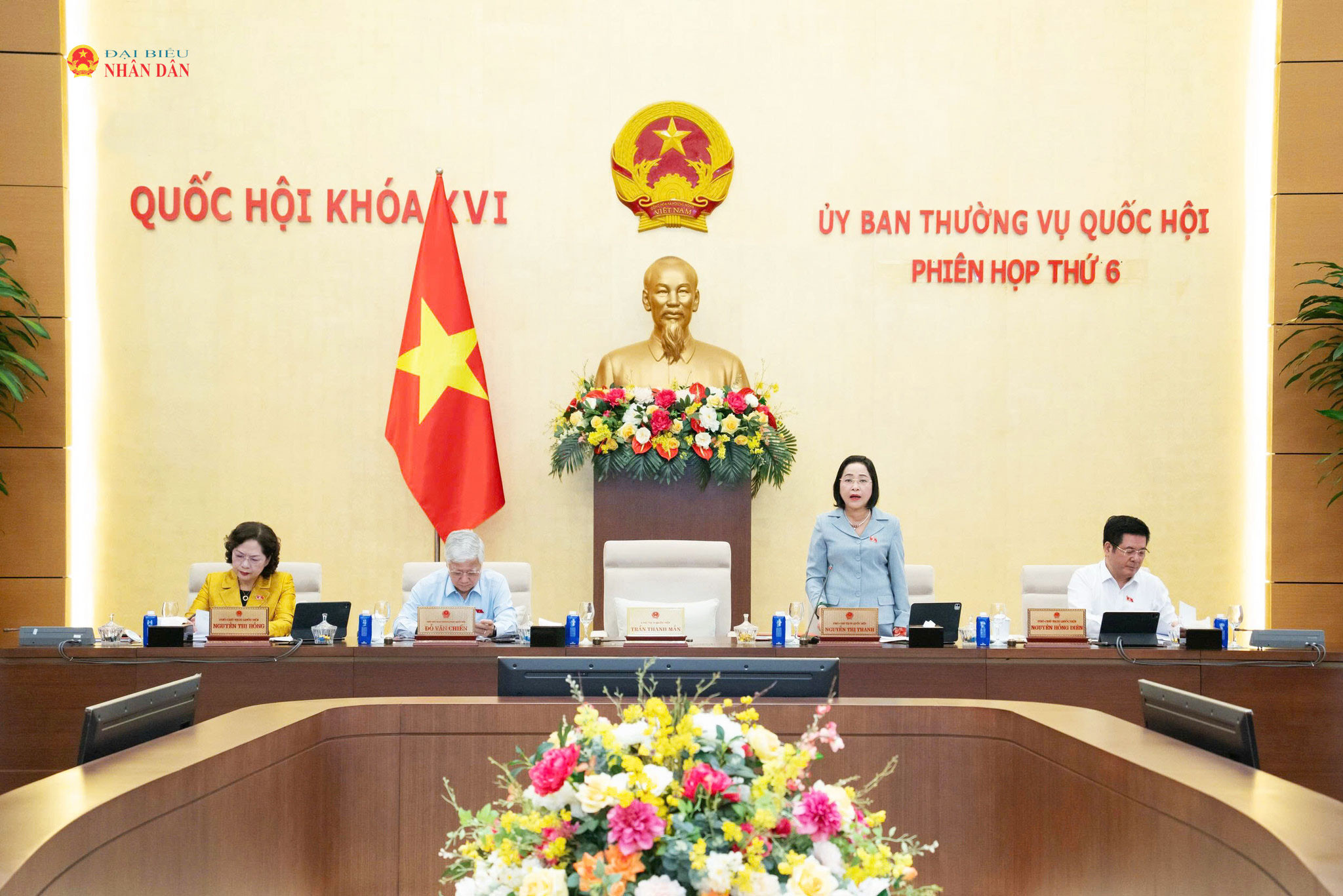Phó Chủ tịch Quốc hội Nguyễn Thị Thanh điều hành phiên họp