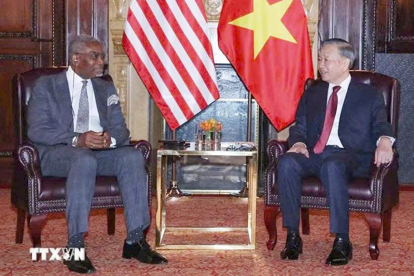 Tổng Bí thư, Chủ tịch nước Tô Lâm tiếp Hạ nghị sỹ Gregory Meeks, thành viên cao cấp Ủy ban Đối ngoại, Ủy ban Dịch vụ tài chính Hạ viện cùng một số Hạ nghị sỹ khác của Hoa Kỳ