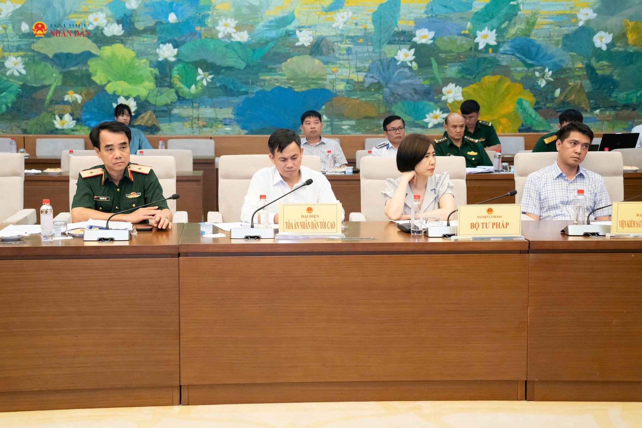 Các đại biểu dự phiên họp