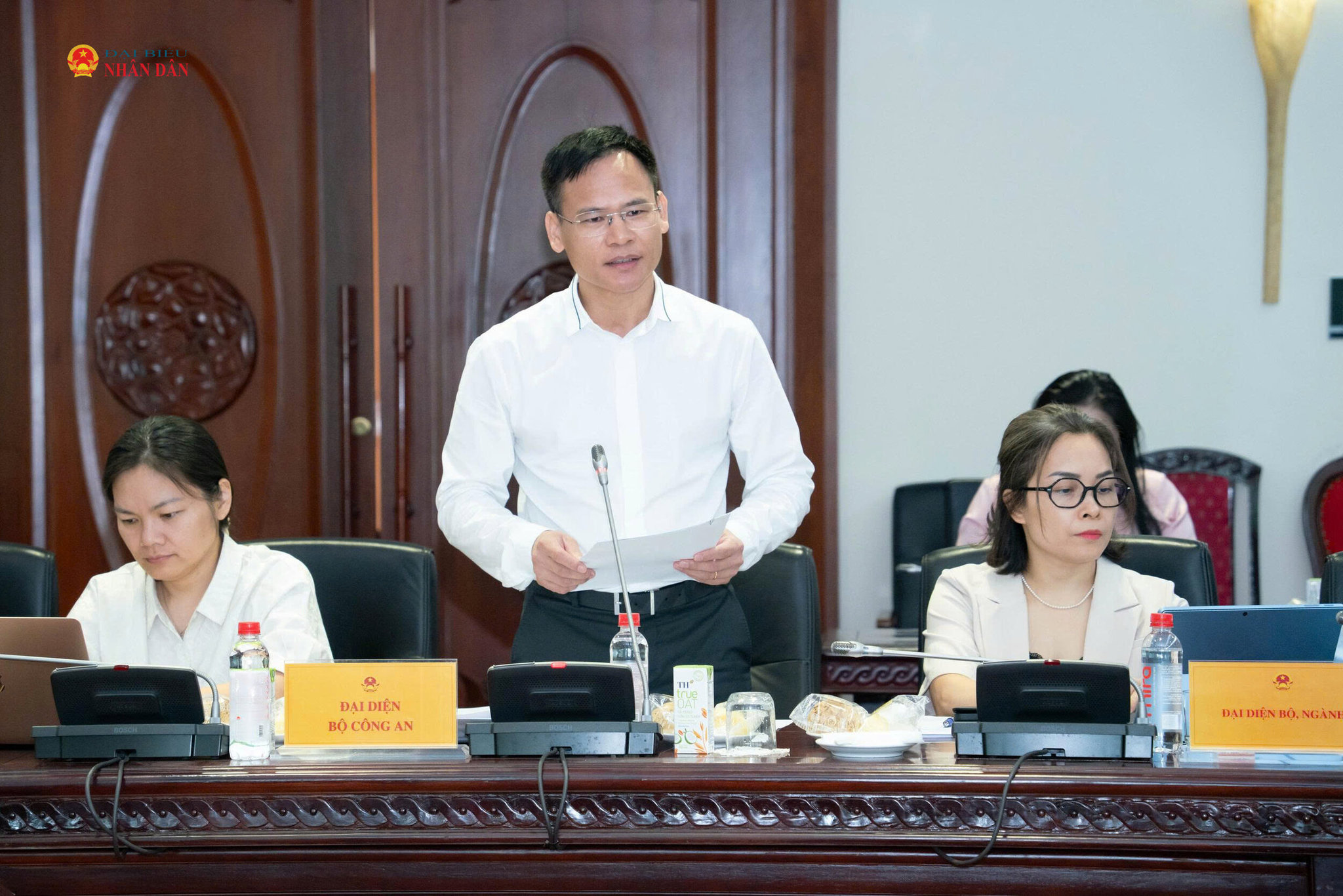 Phó Cục trưởng Cục Cảnh sát điều tra tội phạm về ma túy (Bộ Công an), Đại tá Nguyễn Văn Cường báo cáo tại phiên họp