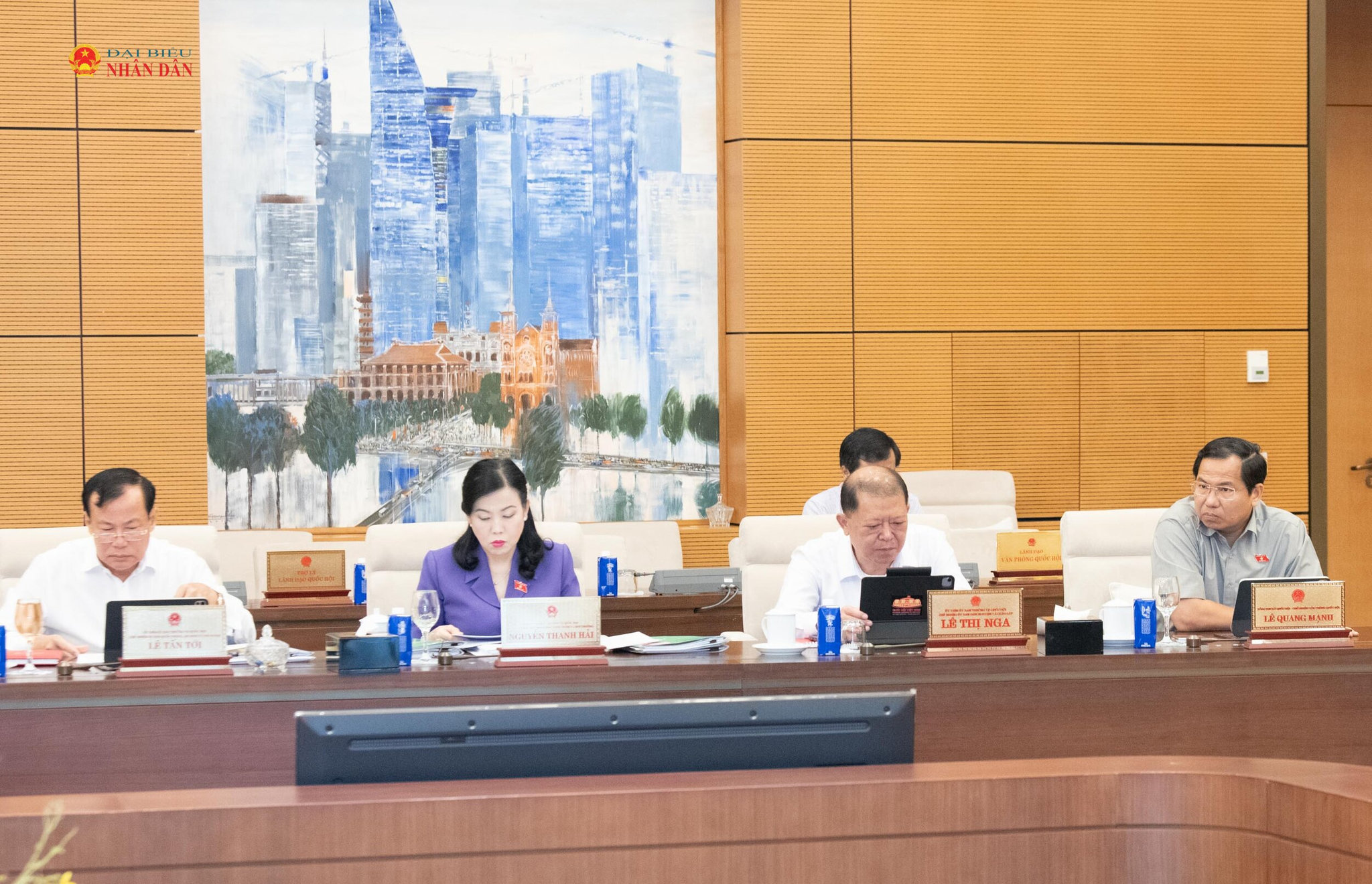 Các đại biểu tham dự phiên họp