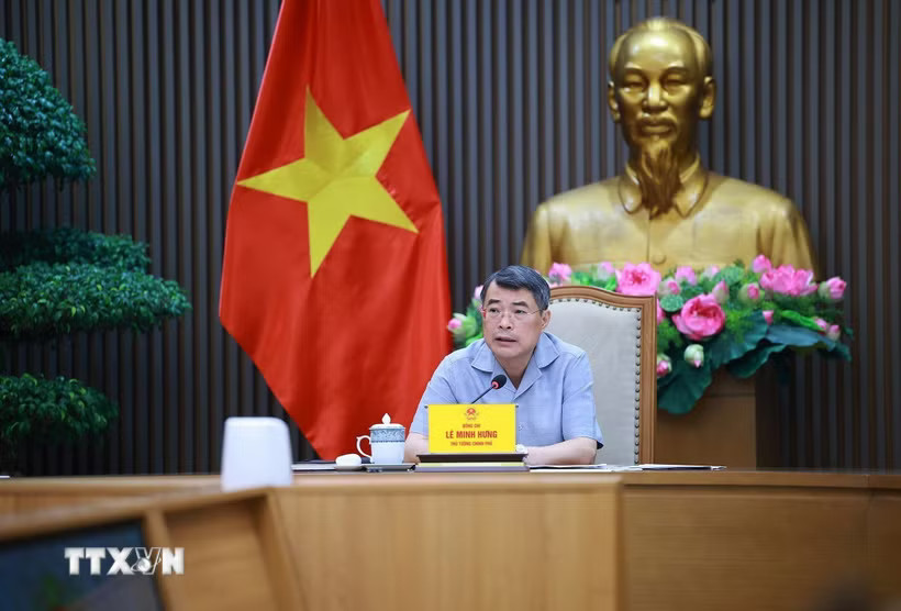 Thủ tướng Lê Minh Hưng chủ trì họp tháo gỡ khó khăn, vướng mắc, đẩy nhanh tiến độ các dự án giao thông trọng điểm. (Ảnh: Dương Giang/TTXVN)