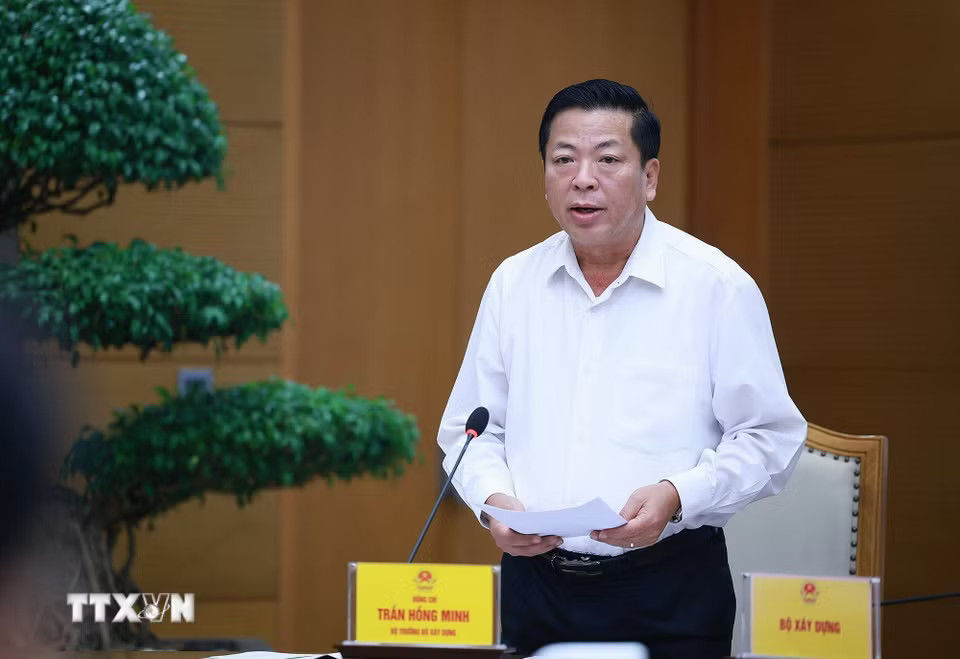 Bộ trưởng Bộ Xây dựng Trần Hồng Minh báo cáo tình hình triển khai các dự án giao thông trọng điểm