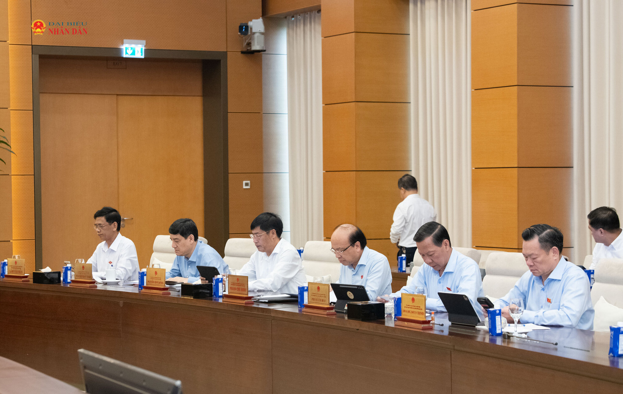 Các đại biểu dự phiên họp