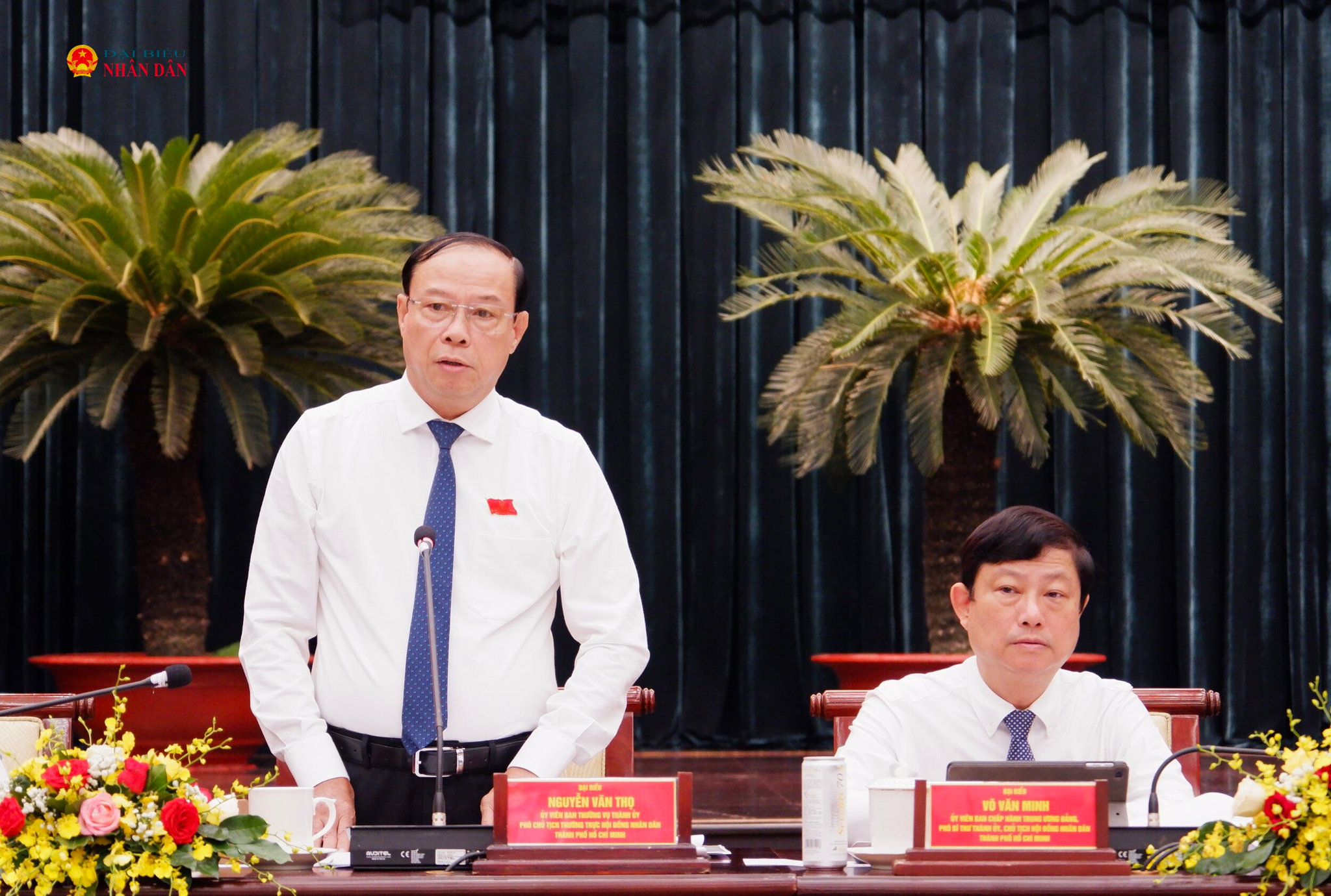 Phó Chủ tịch Thường trực HĐND TP. Hồ Chí Minh Nguyễn Văn Thọ điều hành phiên thảo luận