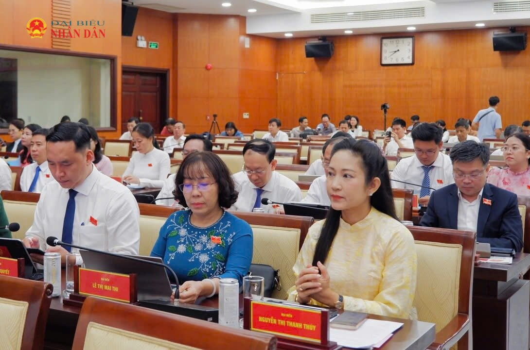 Các đại biểu tham dự kỳ họp