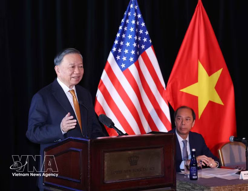 General Secretary of the Communist Party of Vietnam Central Committee and President To Lam speaks at the meeting with Vietnamese experts and intellectuals in the US, in New York on September 21 morning (local time). (Photo: VNA)