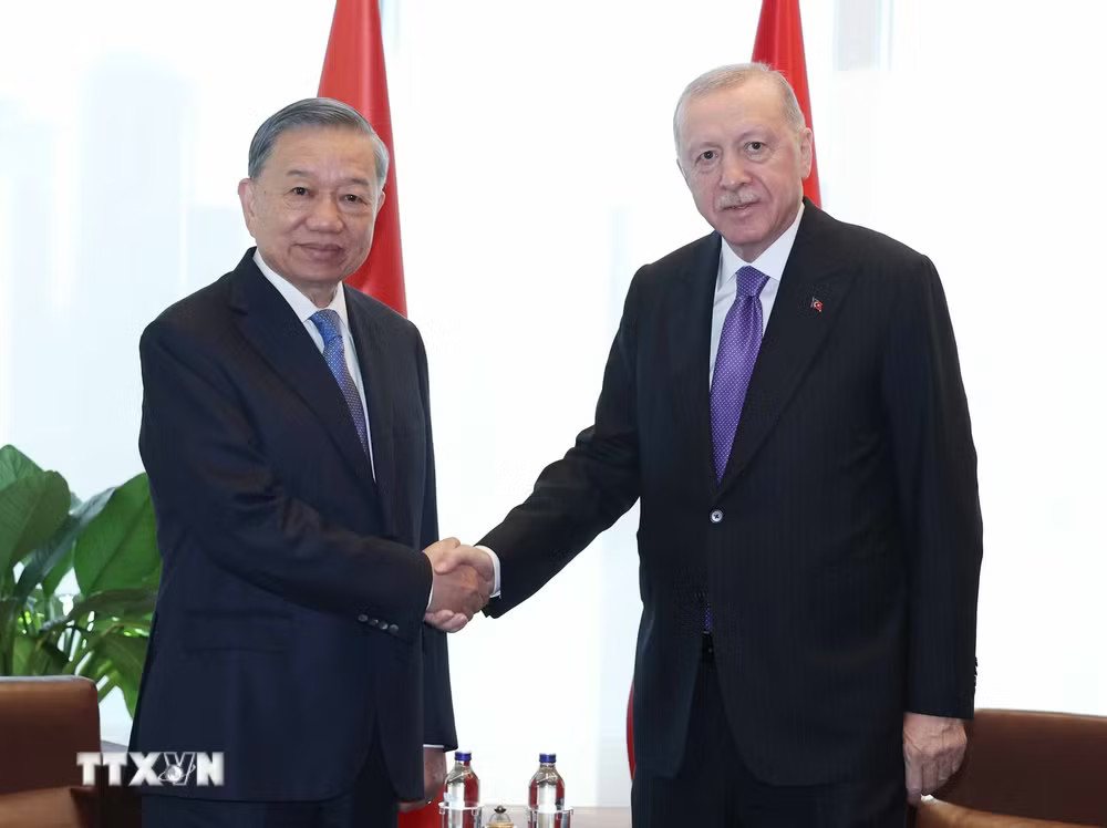 Tổng Bí thư, Chủ tịch nước Tô Lâm gặp Tổng thống Thổ Nhĩ Kỳ Recep Tayyip Erdogan. (