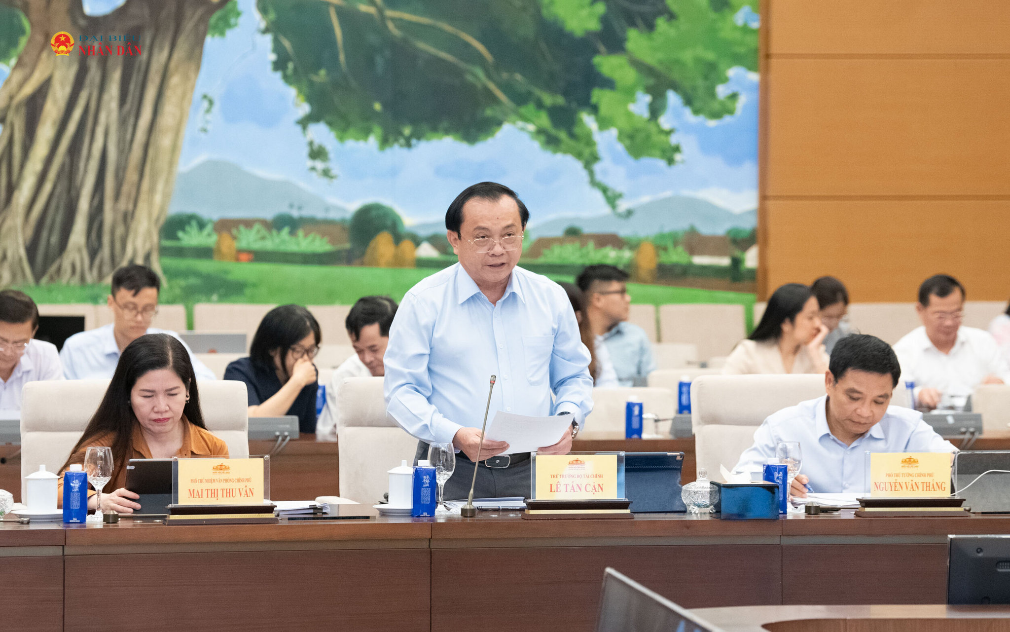 Thứ trưởng Bộ tài chính Lê Tấn Cận