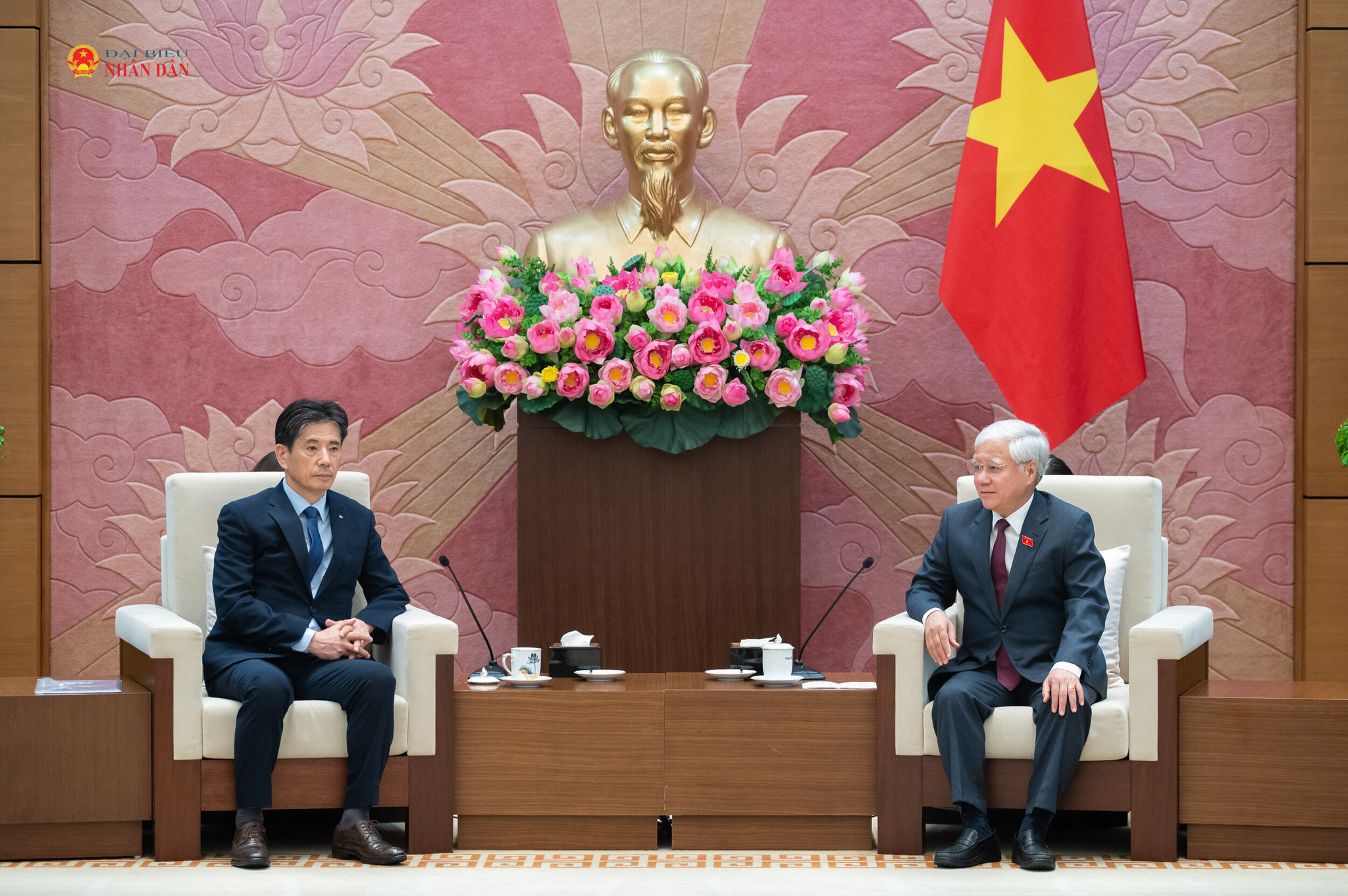 Phó Chủ tịch Thường trực Quốc hội Đỗ Văn Chiến tiếp xã giao Đoàn Hiệp hội Kinh tế và Văn hóa Hàn Quốc - Việt Nam do ông Kwon Sung - Teak, Chủ tịch Hiệp hội làm Trường đoàn