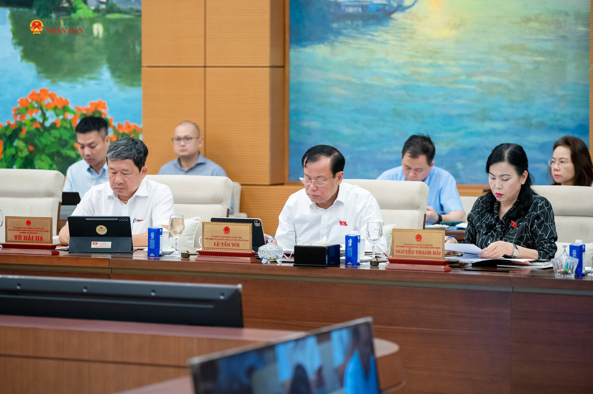Các đại biểu tham dự phiên họp