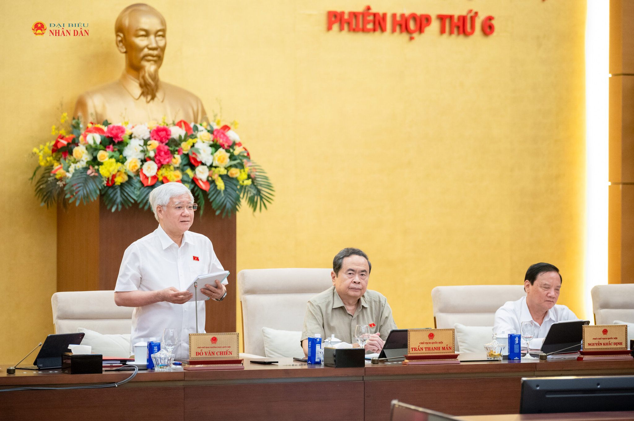 Phó Chủ tịch Thường trực Quốc hội Đỗ Văn Chiến phát biểu