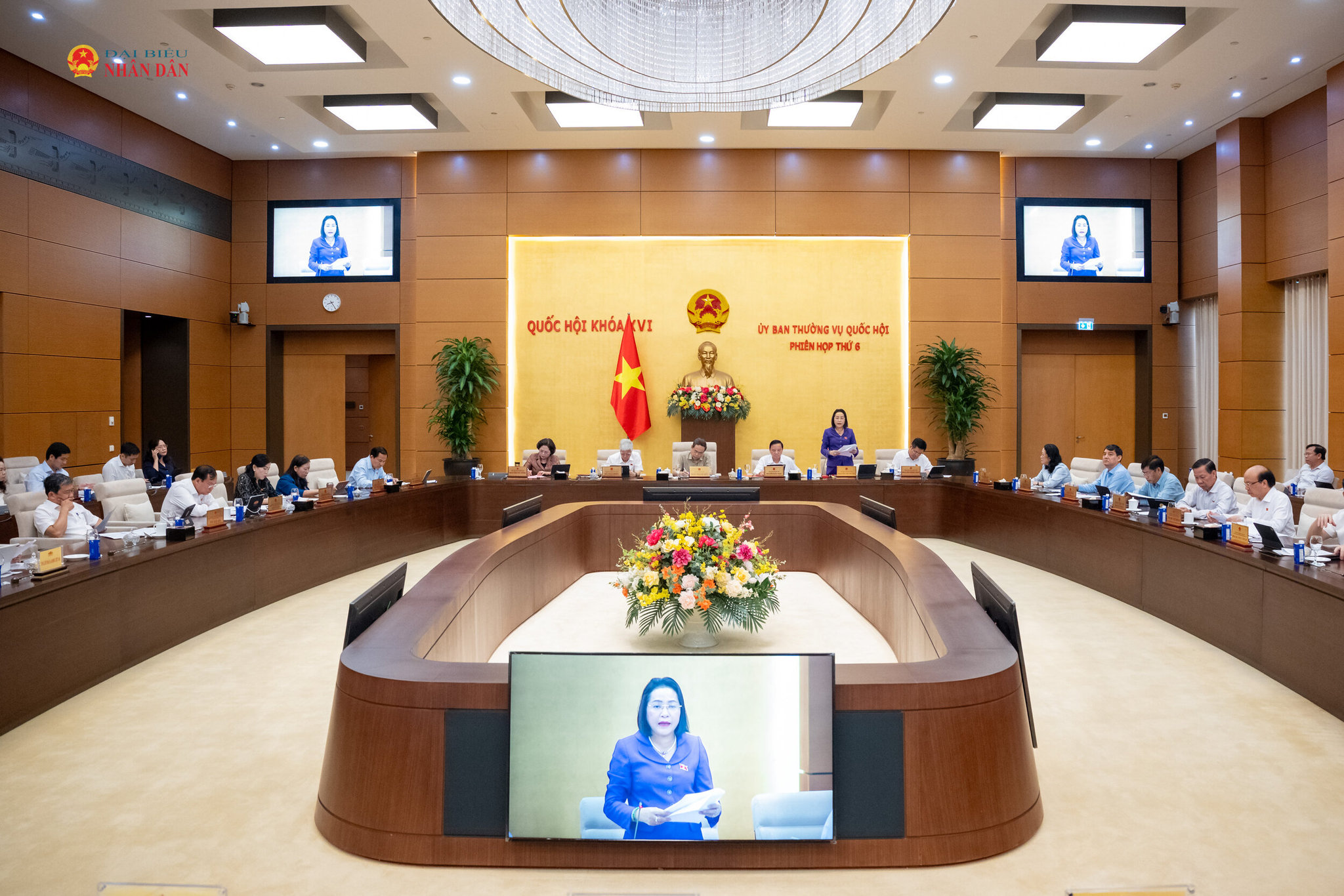 Phó Chủ tịch Quốc hội Nguyễn Thị Thanh phát biểu tại phiên họp