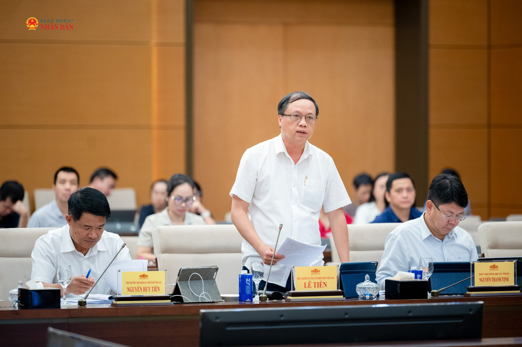 Phó Chánh án Tòa án Nhân dân Tối cao Lê Tiến phát biểu
