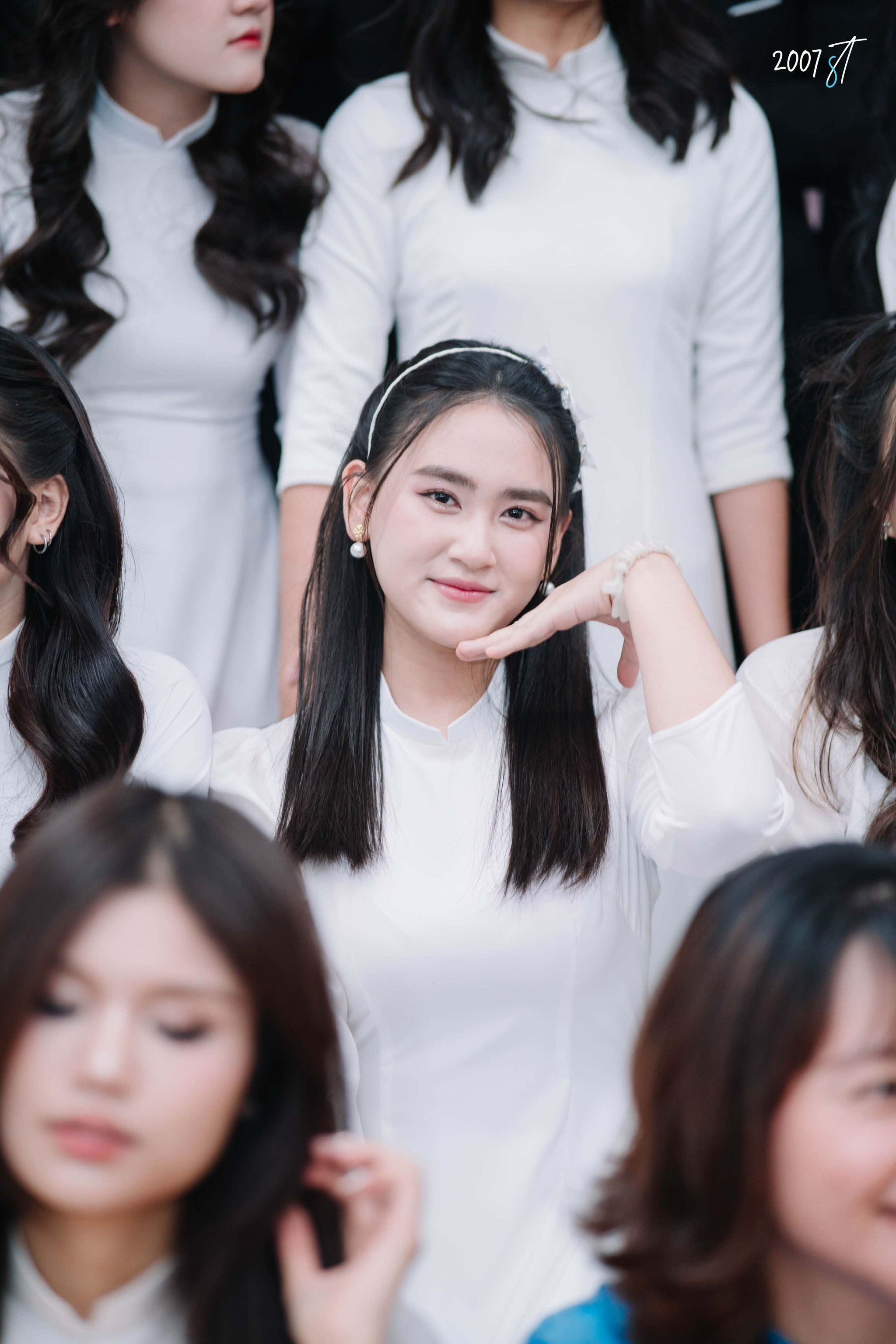 Tuệ Giang là người đầu tiên trong hai chị em chạm tới cánh cửa Thanh Hoa. Năm 2025, nữ sinh giành học bổng 50% học phí vào Viện Tân Nhã (Xinya College)