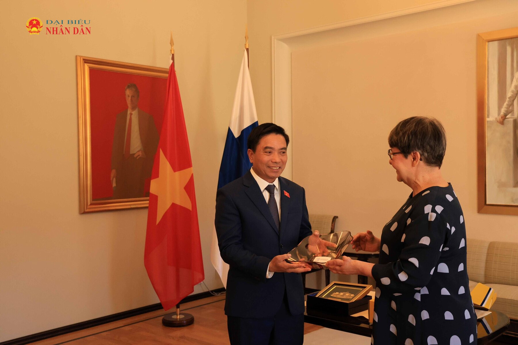 Phó Chủ tịch Quốc hội, Thượng tướng Nguyễn Doãn Anh làm việc với Phó Chủ tịch Quốc hội Phần Lan Tarja Filatov. Ảnh: KL