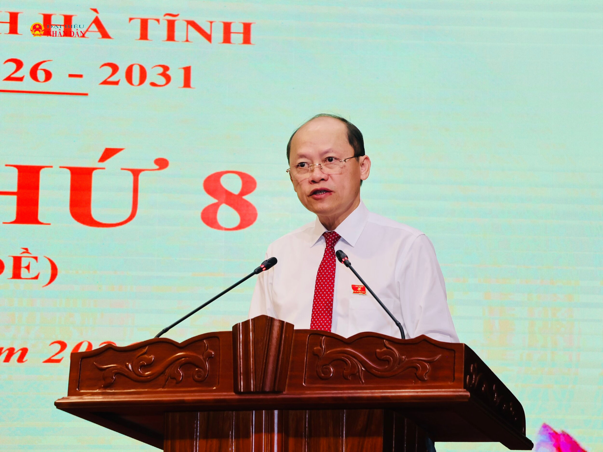 Chủ tịch HĐND tỉnh Nguyễn Hồng Lĩnh phát biểu khai mạc.
