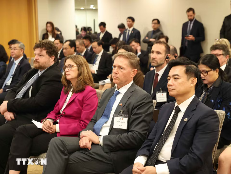 Các đại biểu dự cuộc gặp