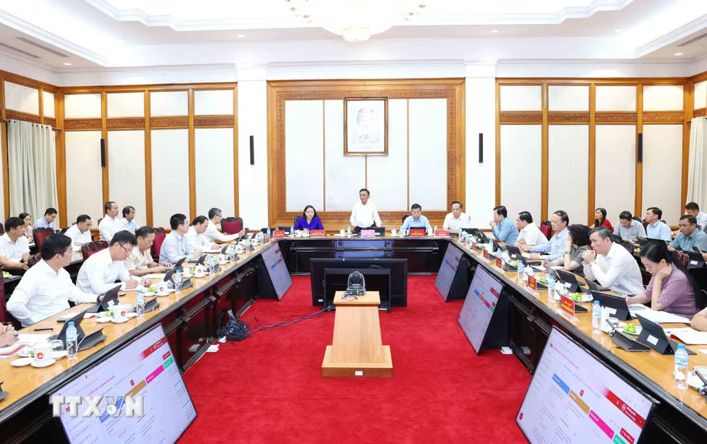 Thường trực Ban Bí thư Trần Cẩm Tú chủ trì Cuộc họp về Hệ thống giám sát, điều hành thông minh và hệ thống quản lý công việc, đánh giá cán bộ trên môi trường số