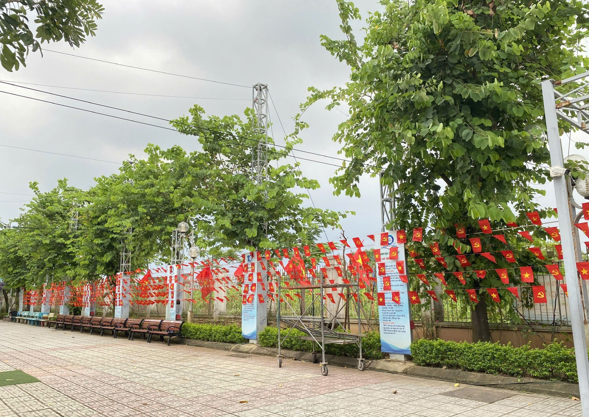Đô thị, vườn hoa được chỉnh trang sạch đẹp (