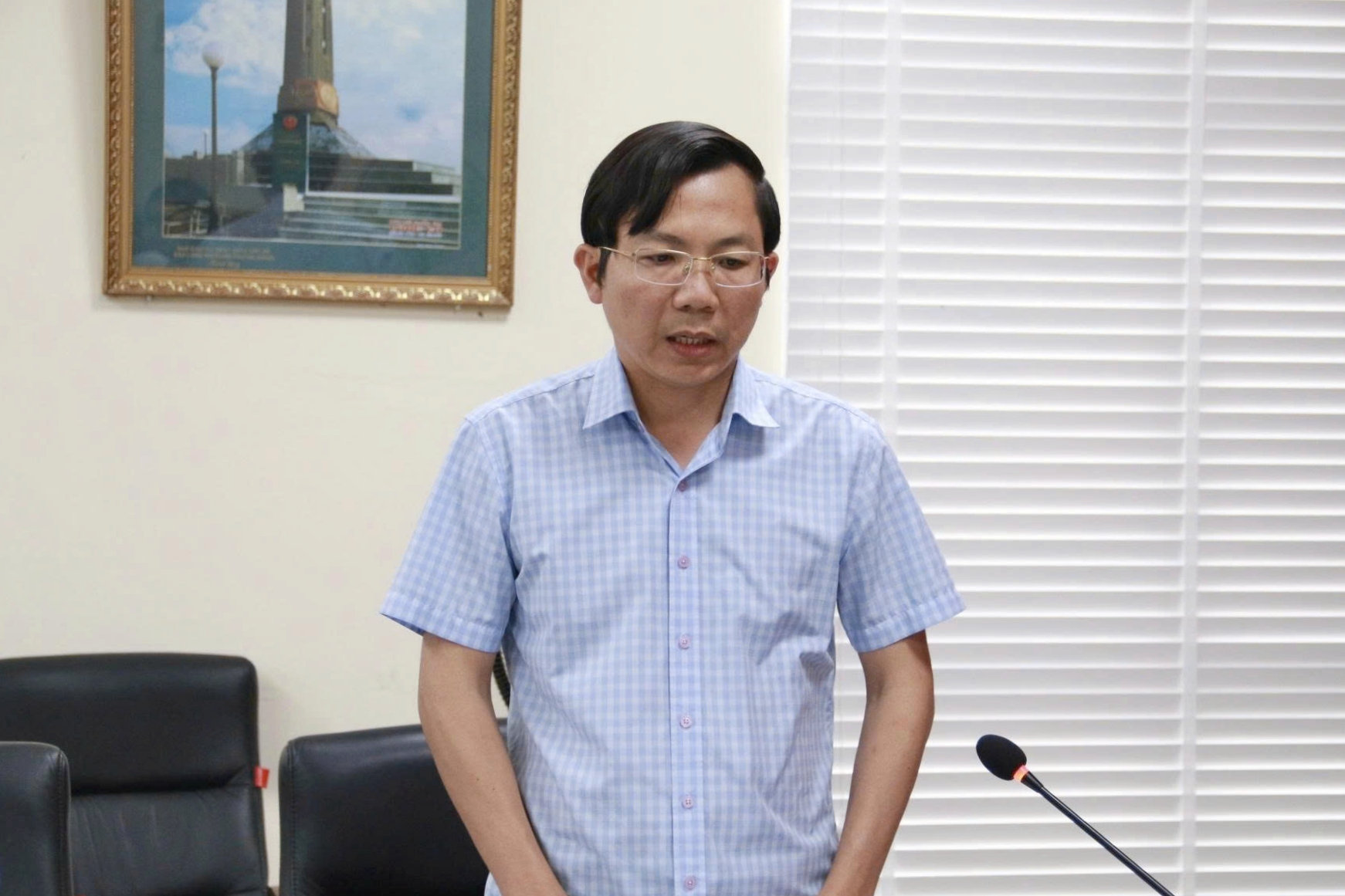Lãnh đạo Sở Nông nghiệp và Môi trường tỉnh Lai Châu trình bày báo cáo tại cuộc giám sát