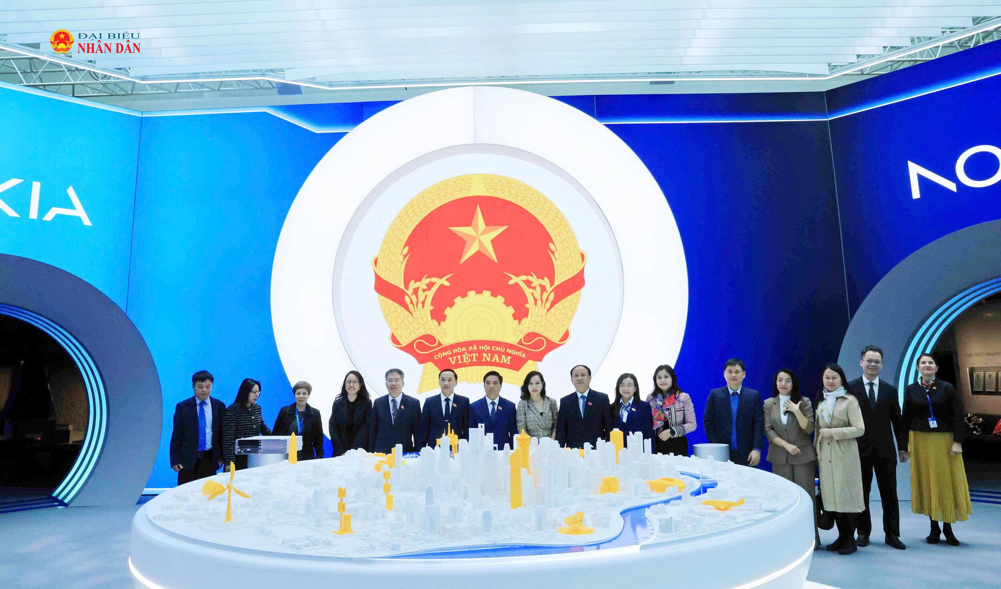 Phó Chủ tịch Quốc hội, Thượng tướng Nguyễn Doãn Anh và các đại biểu