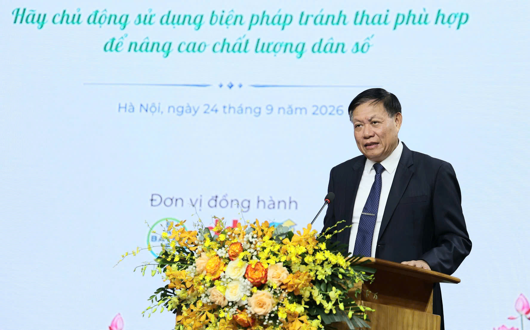 Thứ trưởng Bộ Y tế Đỗ Xuân Tuyên phát biểu tại Lễ Mít tinh. Ảnh Trần Minh