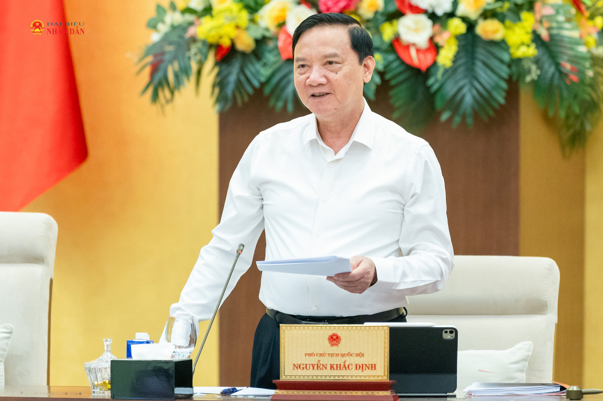 Phó Chủ tịch Quốc hội Nguyễn Khắc Định điều hành nội dung phiên họp