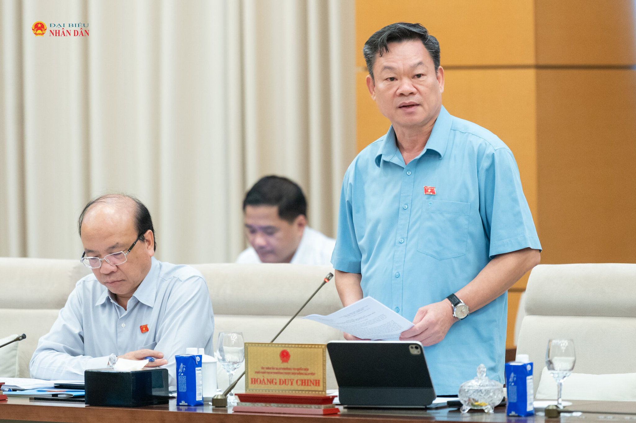 Phó Chủ tịch Thường trực Hội đồng dân tộc Hoàng Duy Chinh phát biểu
