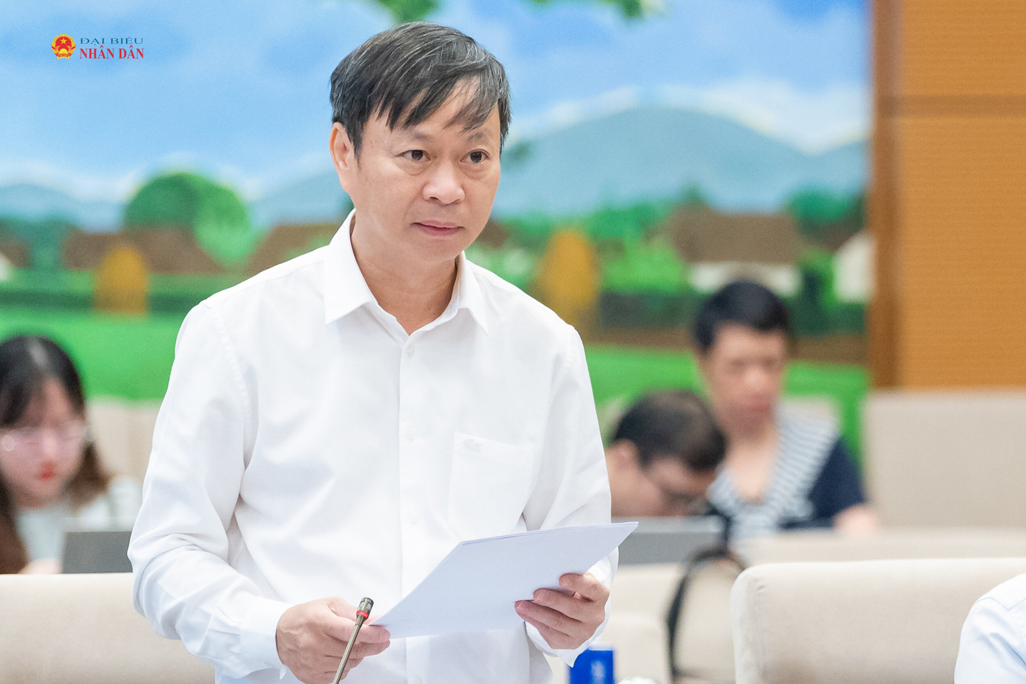 Thứ trưởng Bộ Khoa học và Công nghệ Hoàng Minh thuyết trình về nội dung cơ bản của dự thảo