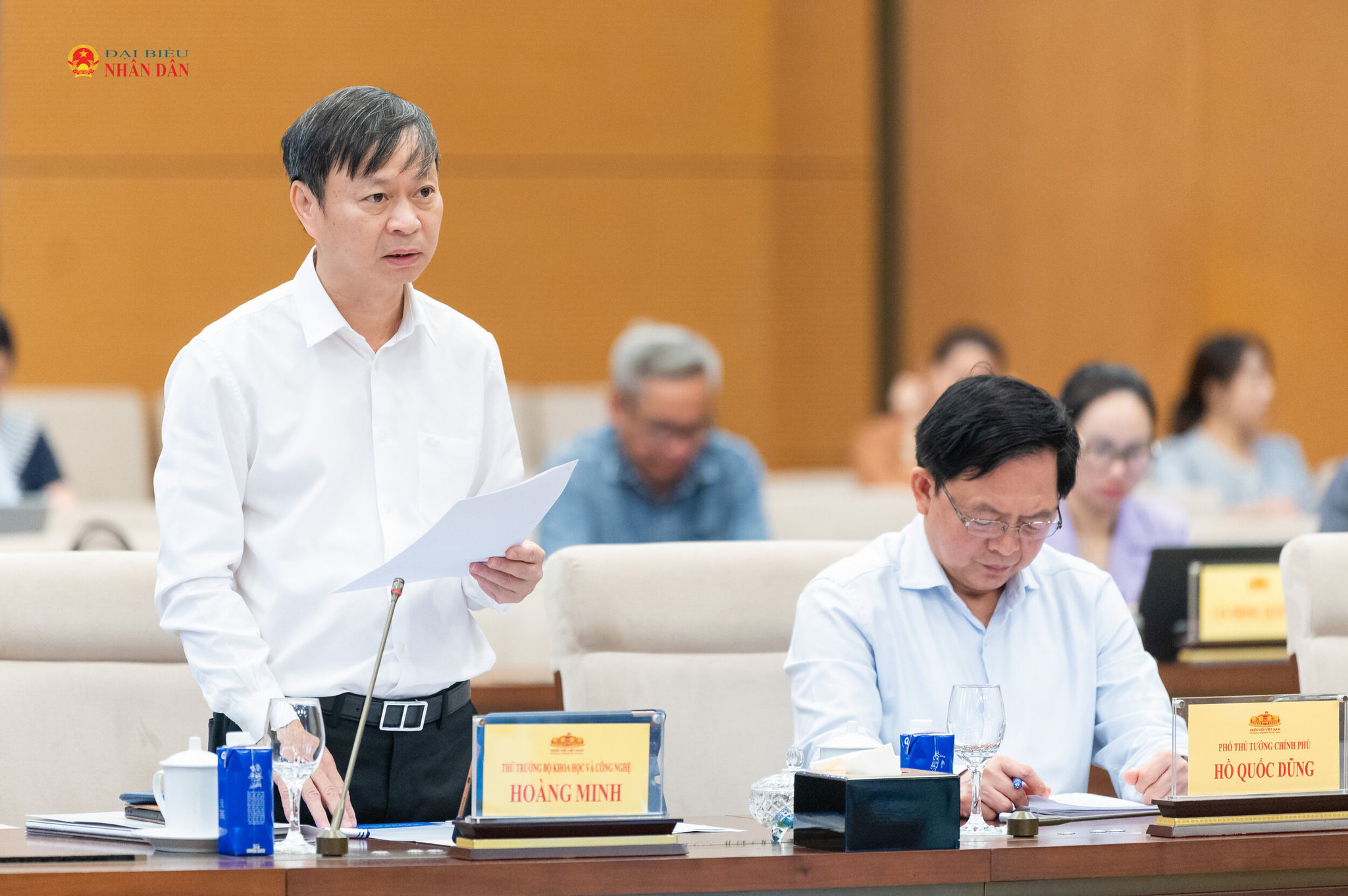 Thứ trưởng Bộ Khoa học và Công nghệ Hoàng Minh thuyết trình về nội dung cơ bản của dự thảo