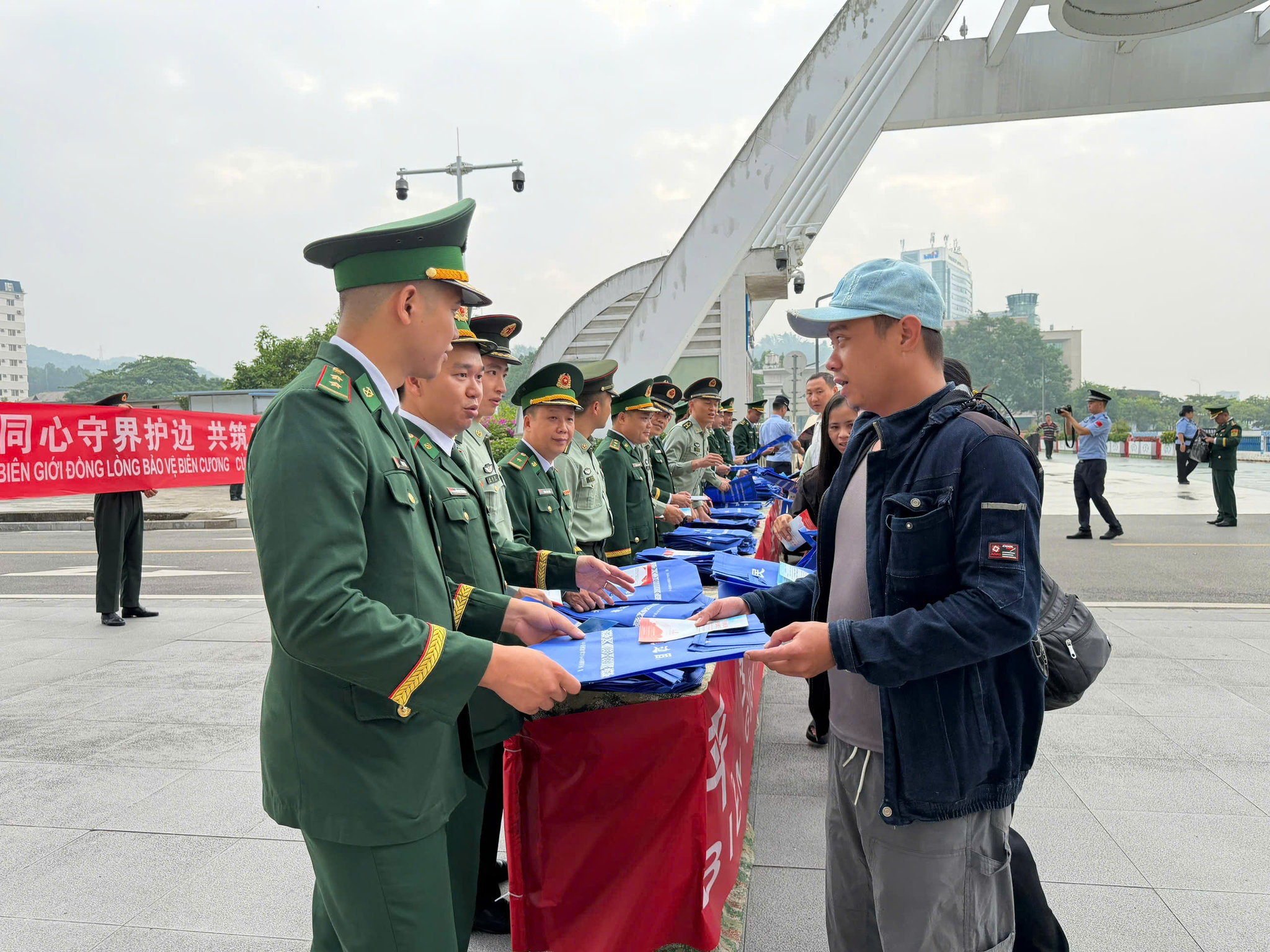 Nhiều hoạt động phối hợp thực địa sôi nổi trước thềm Hội đàm Biên phòng Việt Nam – Trung Quốc