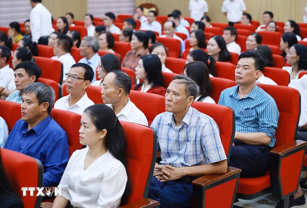 Cử tri thành phố Hải Phòng tham dự buổi tiếp xúc trước Kỳ họp thứ Hai, Quốc hội khoá XVI