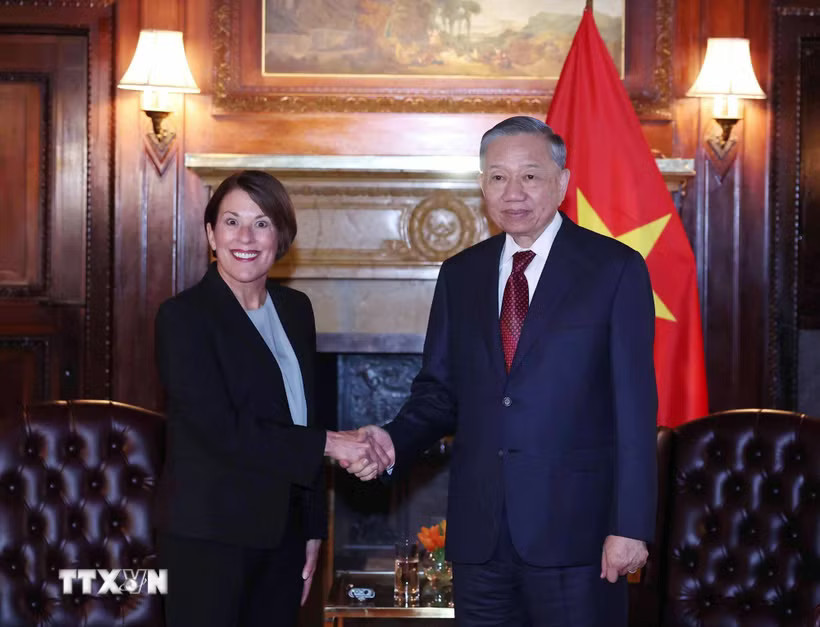Tổng Bí thư, Chủ tịch nước Tô Lâm tiếp bà Sarah A. Soule, Hiệu trưởng Trường kinh doanh Stanford, thuộc Đại học Stanford