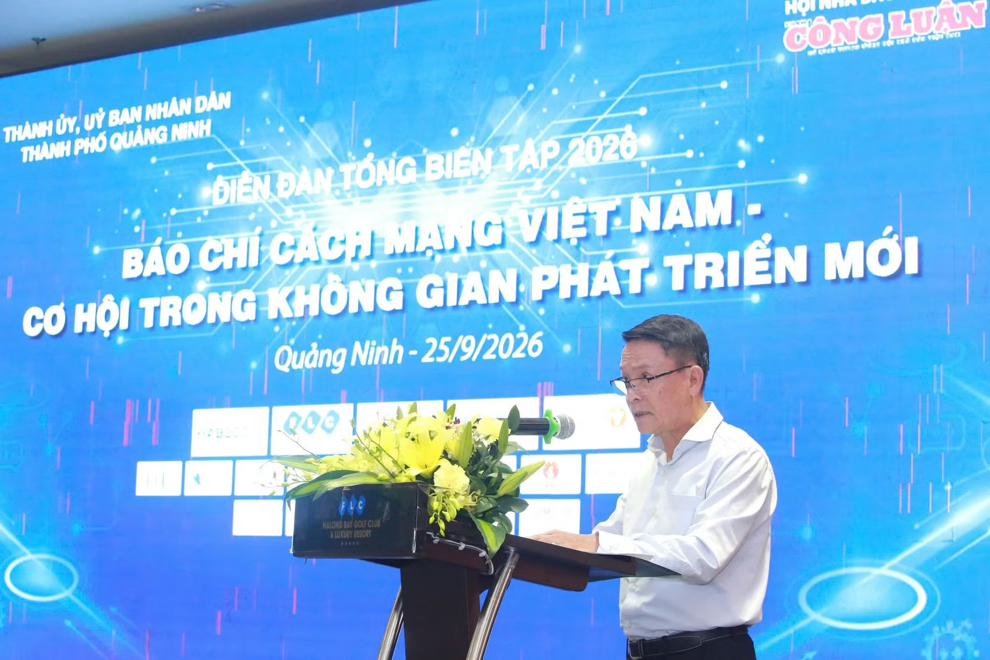 Phó Chủ tịch Thường trực Hội Nhà báo Việt Nam Nguyễn Đức Lợi phát biểu