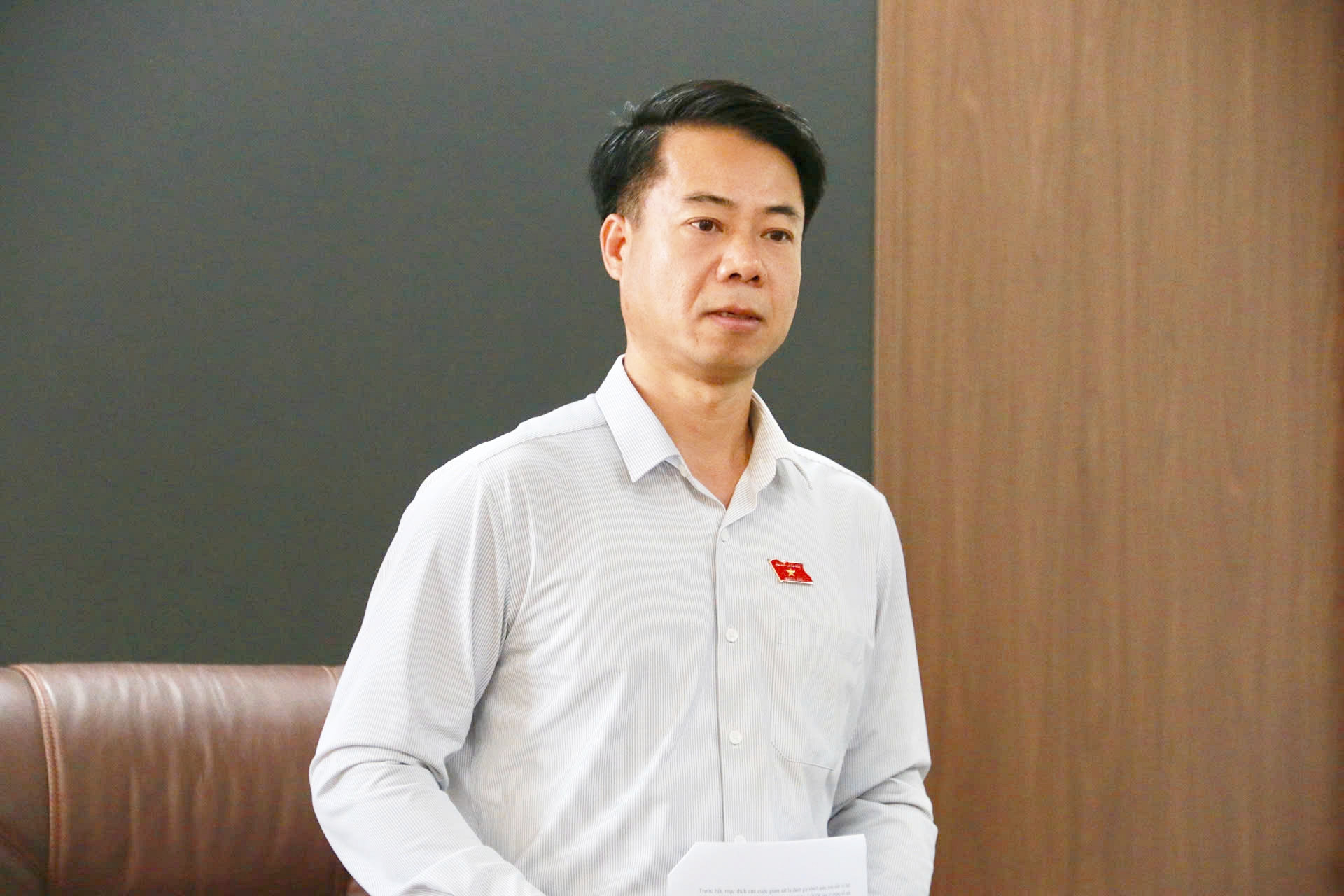 Phó Trưởng Đoàn chuyên trách Đoàn ĐBQH tỉnh Lai Châu Hoàng Quốc Khánh phát biểu kết luận cuộc làm việc