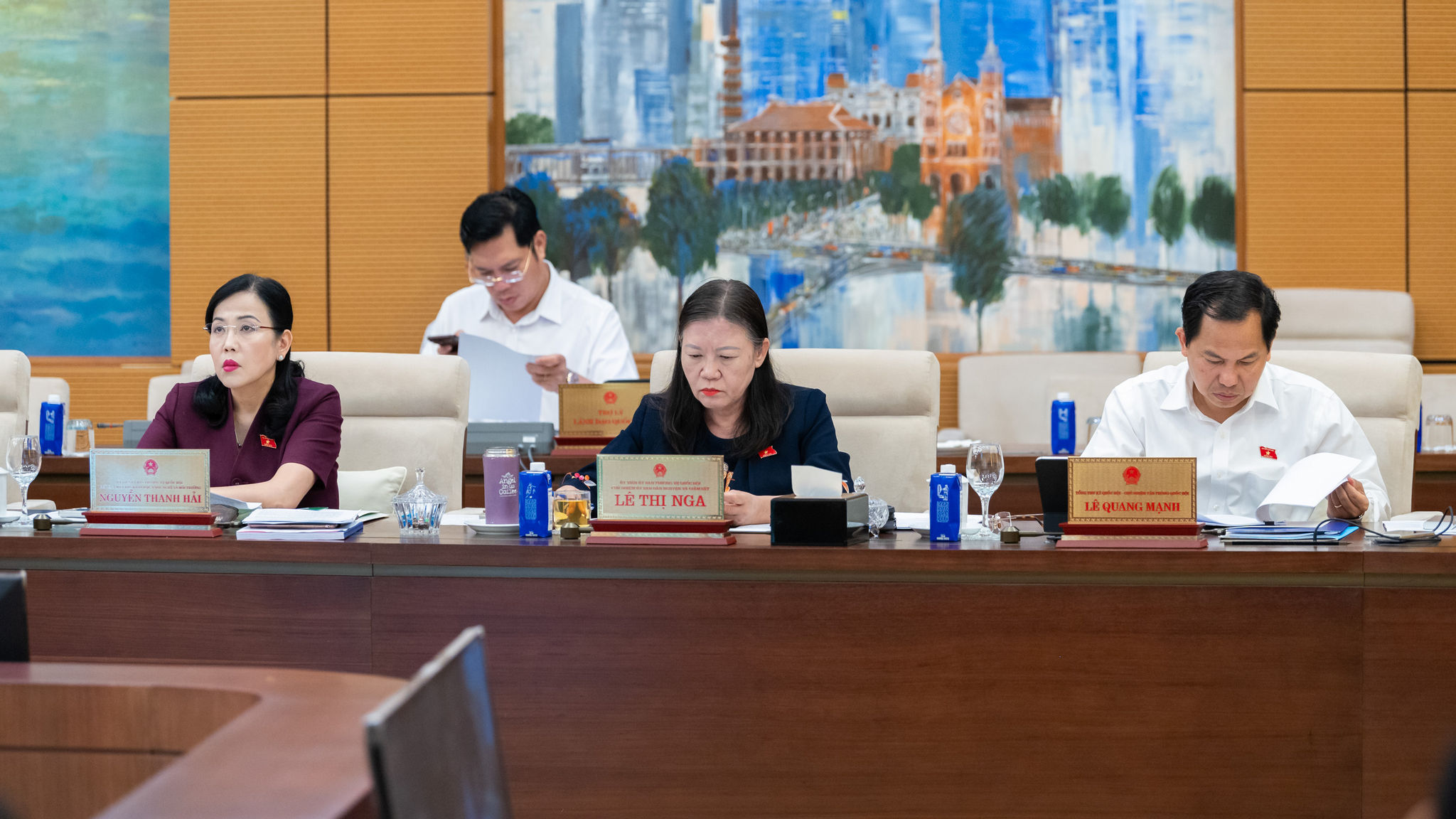 Đại biểu tham dự phiên họp