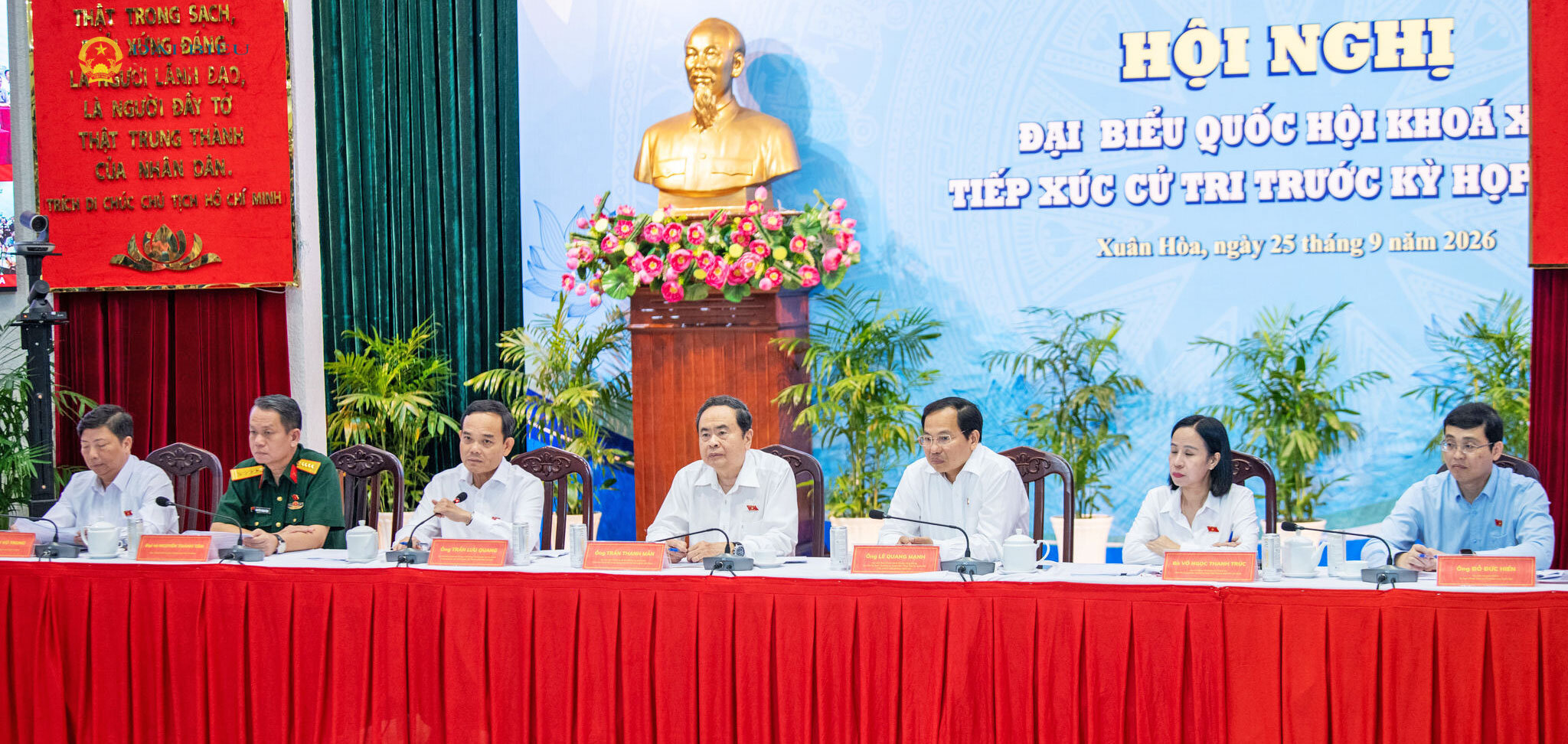 Chủ tịch Quốc hội Trần Thanh Mẫn và Đoàn ĐBQH thành phố Hồ Chí Minh tiếp xúc cử tri trước Kỳ họp thứ Hai, Quốc hội khóa XVI