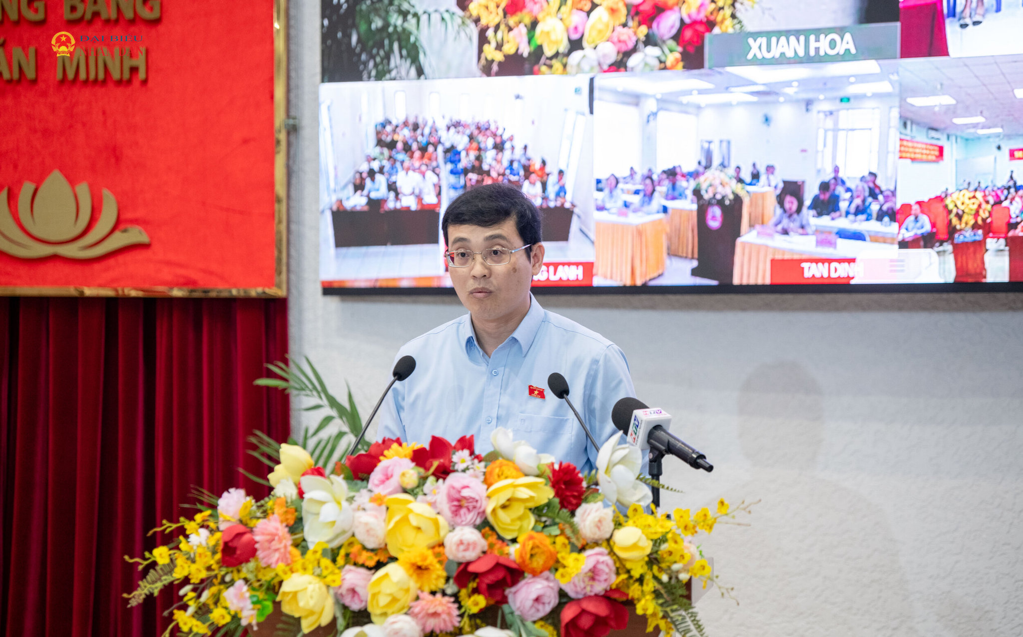 ĐBQH Đỗ Đức Hiển báo cáo nội dung tiếp xúc cử tri