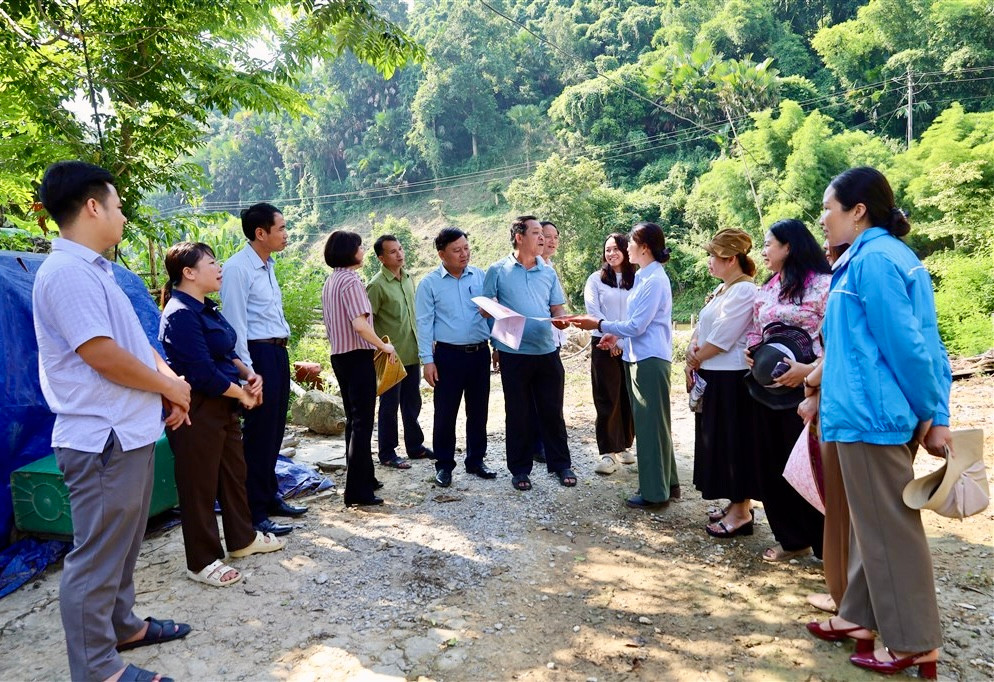 Đoàn giám sát Ban Dân tộc HĐND tỉnh Nghệ An khảo sát thực tế tại các địa phương miền núi