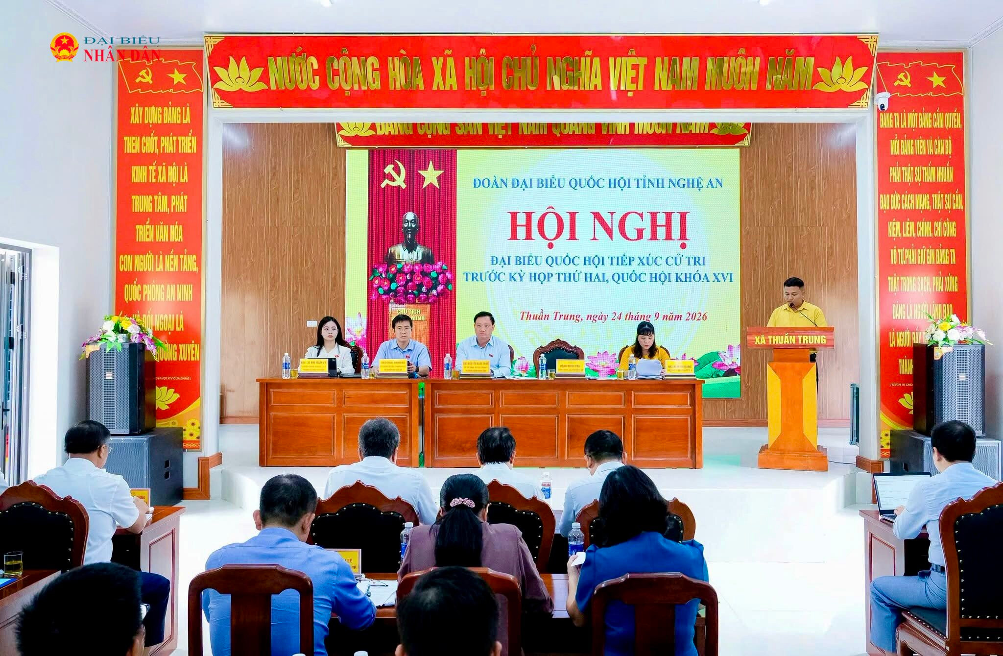 Toàn cảnh Hội nghị tiếp xúc cử tri xã Thuần Trung