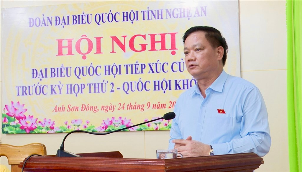 Trưởng Đoàn ĐBQH tỉnh Nguyễn Khắc Thận phát biểu tại cuộc TXCT. Ảnh: